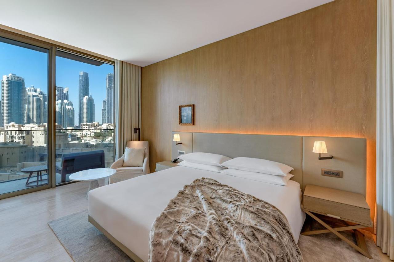 The Dubai Edition Екстер'єр фото A bedroom at the hotel