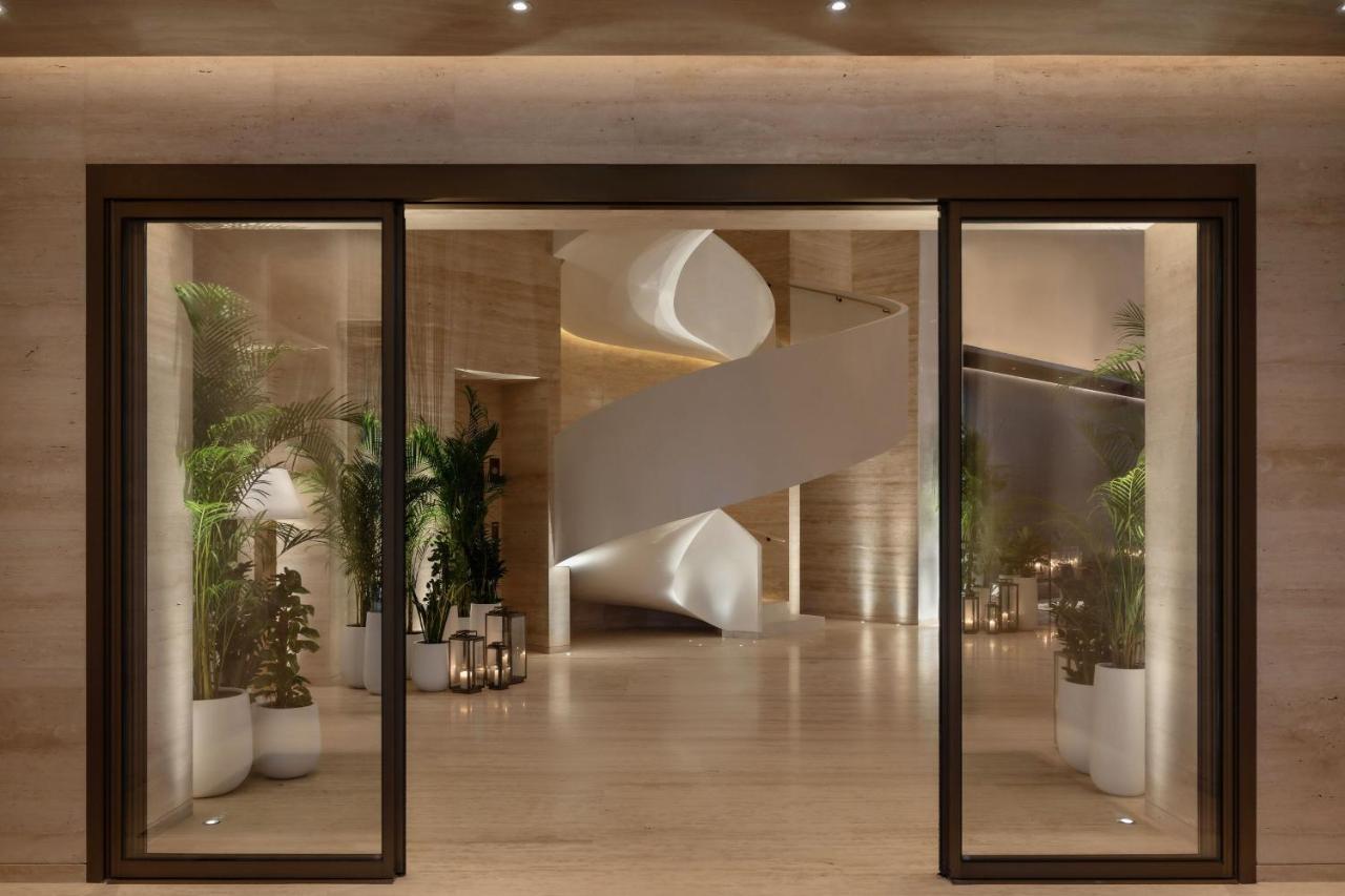 The Dubai Edition Екстер'єр фото The lobby of the hotel