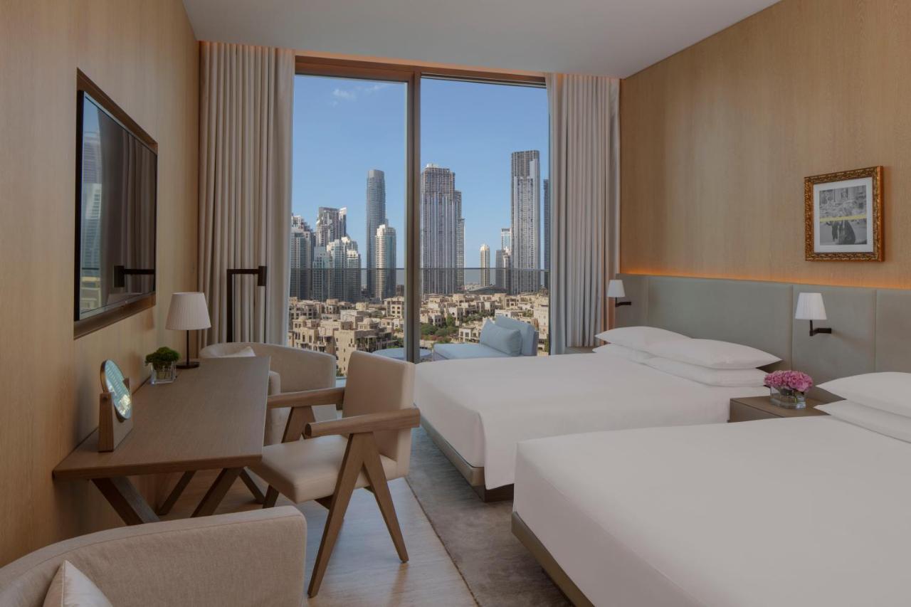 The Dubai Edition Екстер'єр фото A guest room at the hotel