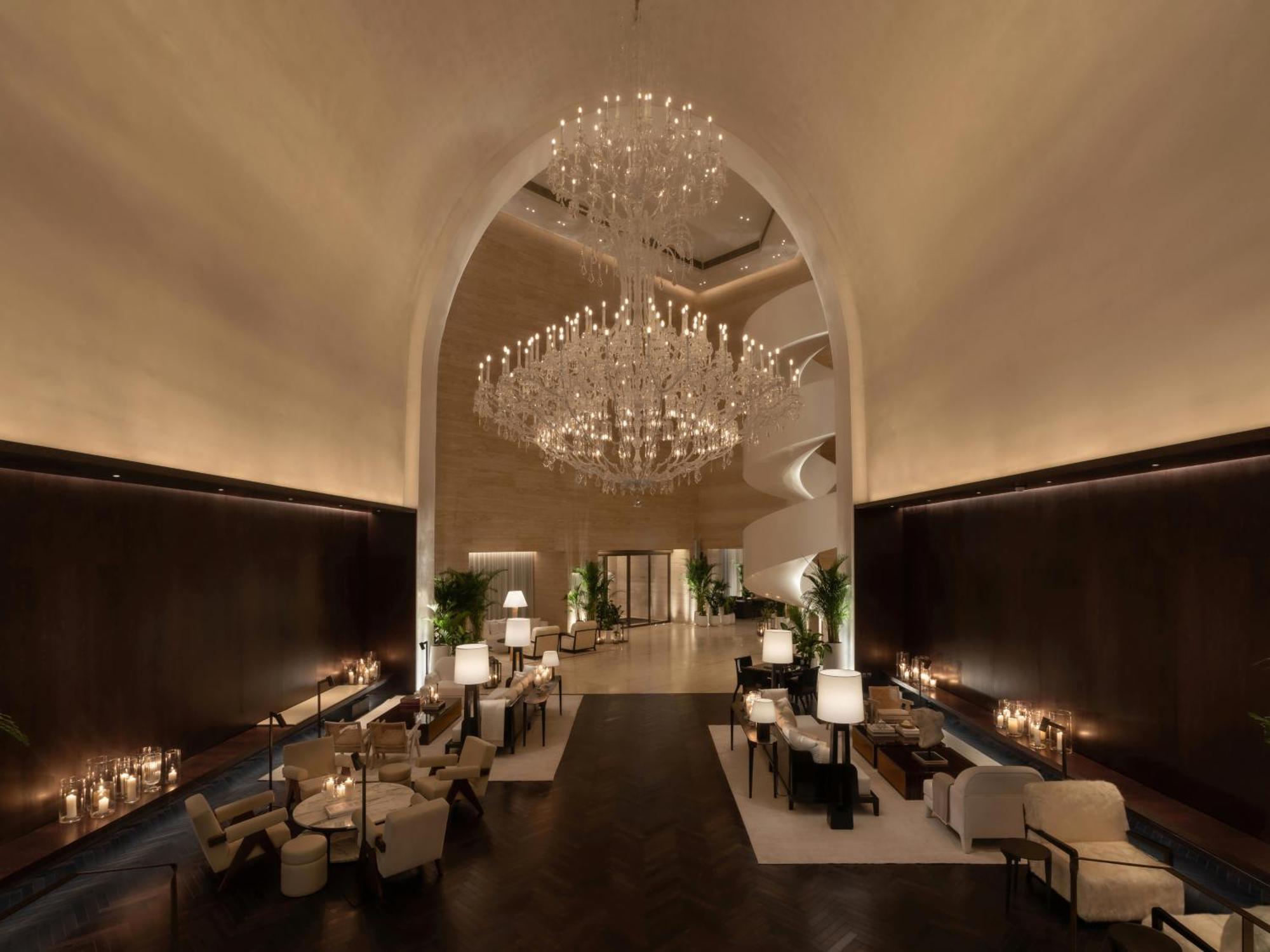The Dubai Edition Екстер'єр фото The lobby of the Ritz-Carlton, Dubai