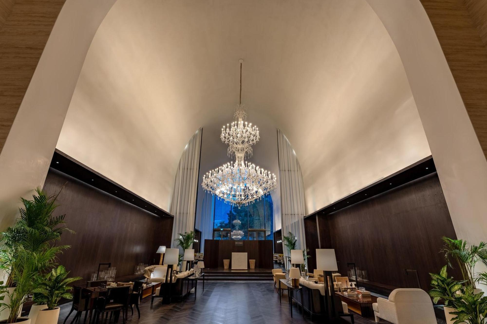 The Dubai Edition Екстер'єр фото The interior of the church